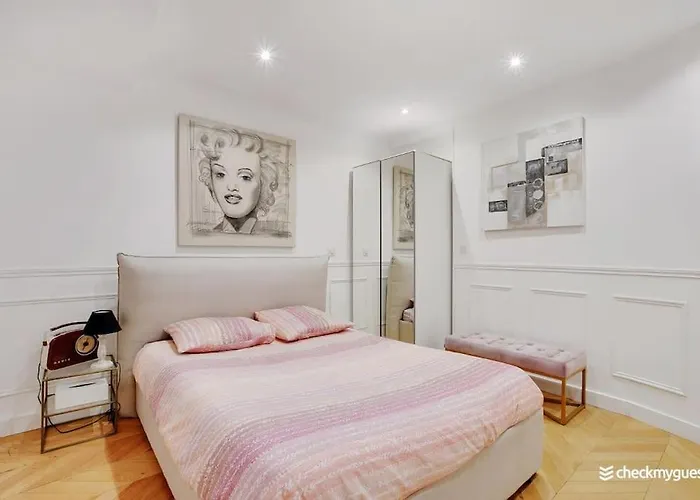 Apartment Luxury 4pers George V Paris