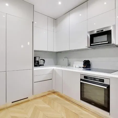 דירה Luxury 4pers George V פריז